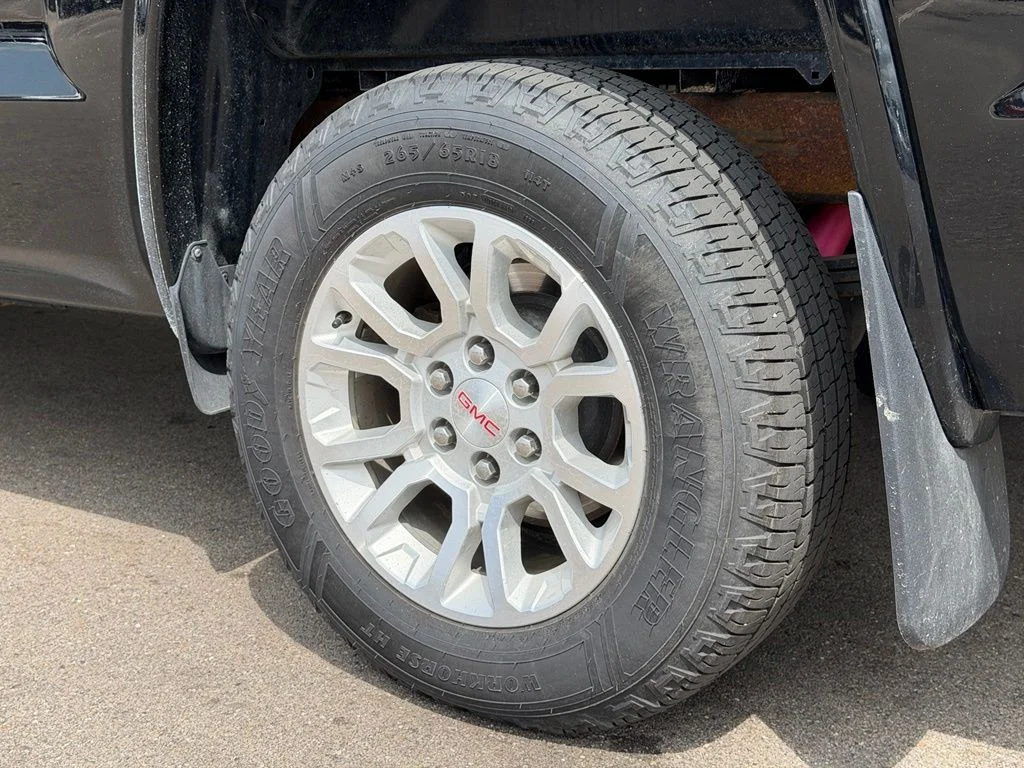 Used 2017 Black GMC SLE image 20