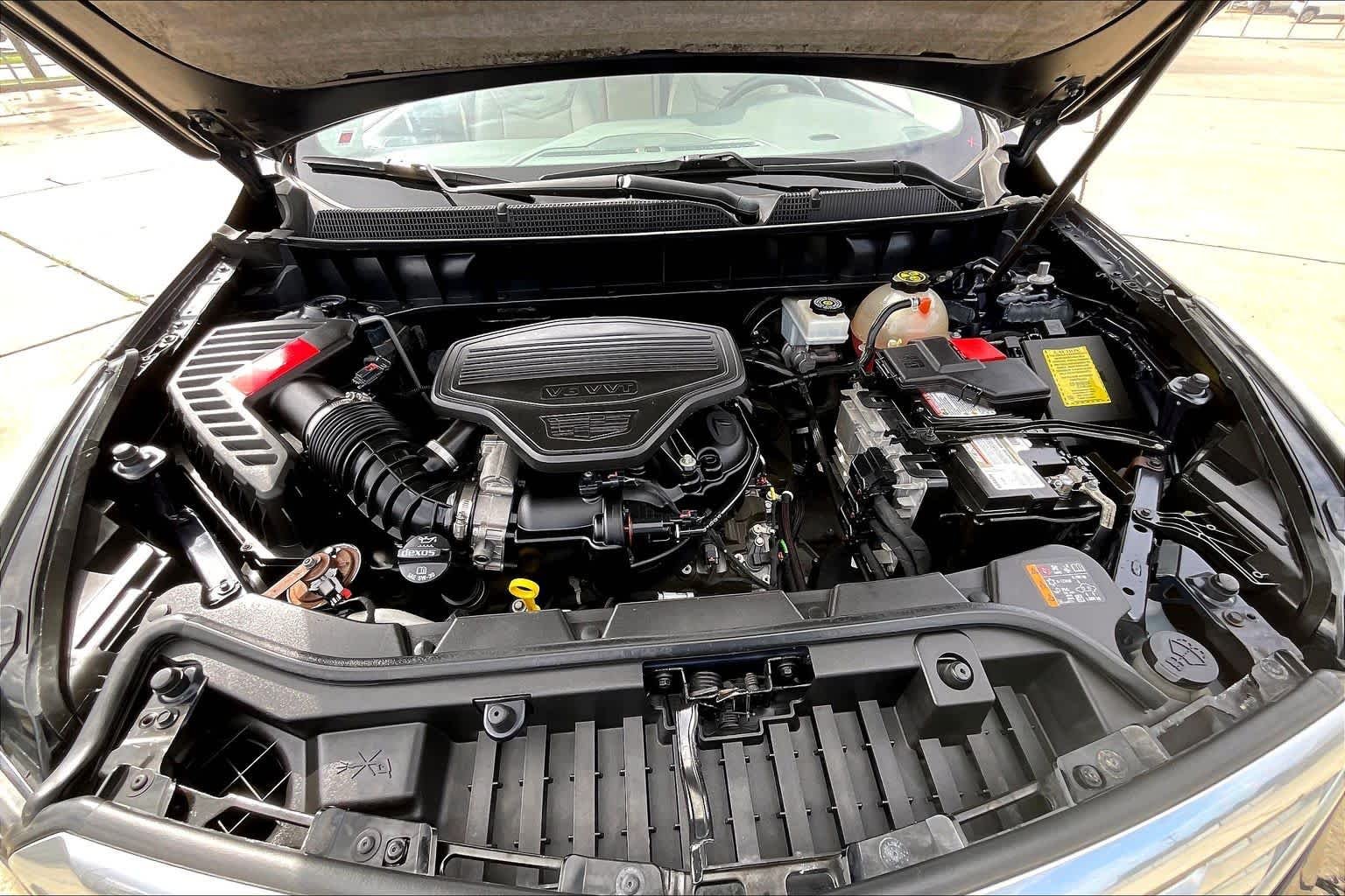 Used 2019 Harbor Blue Metallic Cadillac Luxury FWD image 30