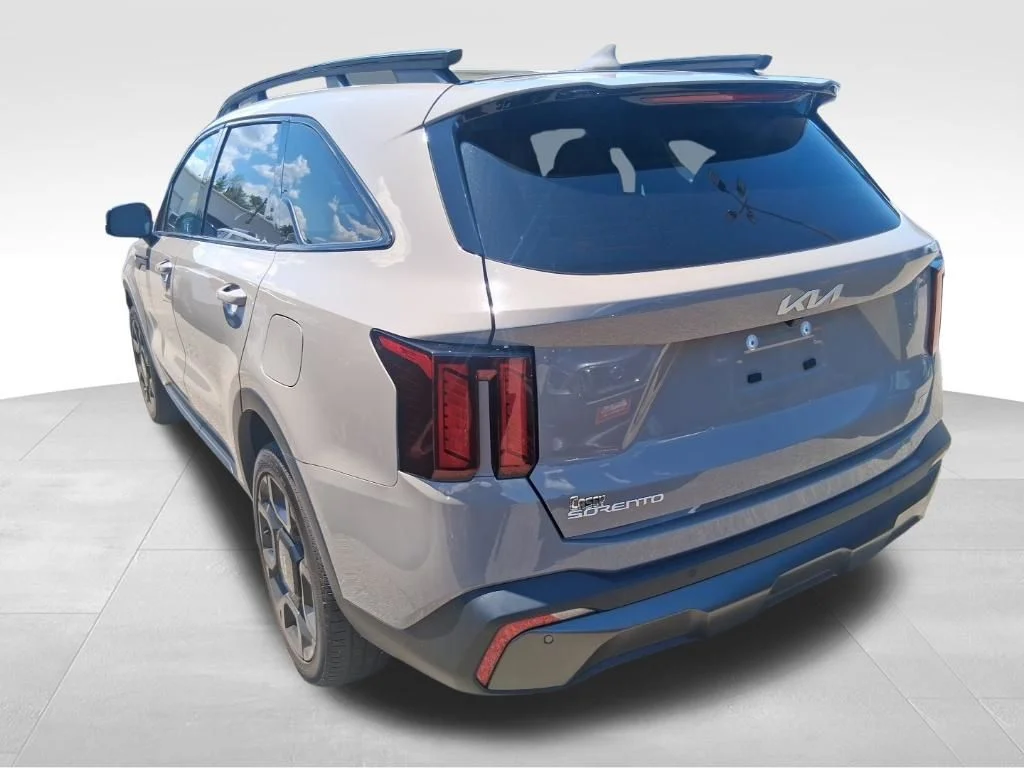 Used 2024 Brown Kia X-Line EX image 9