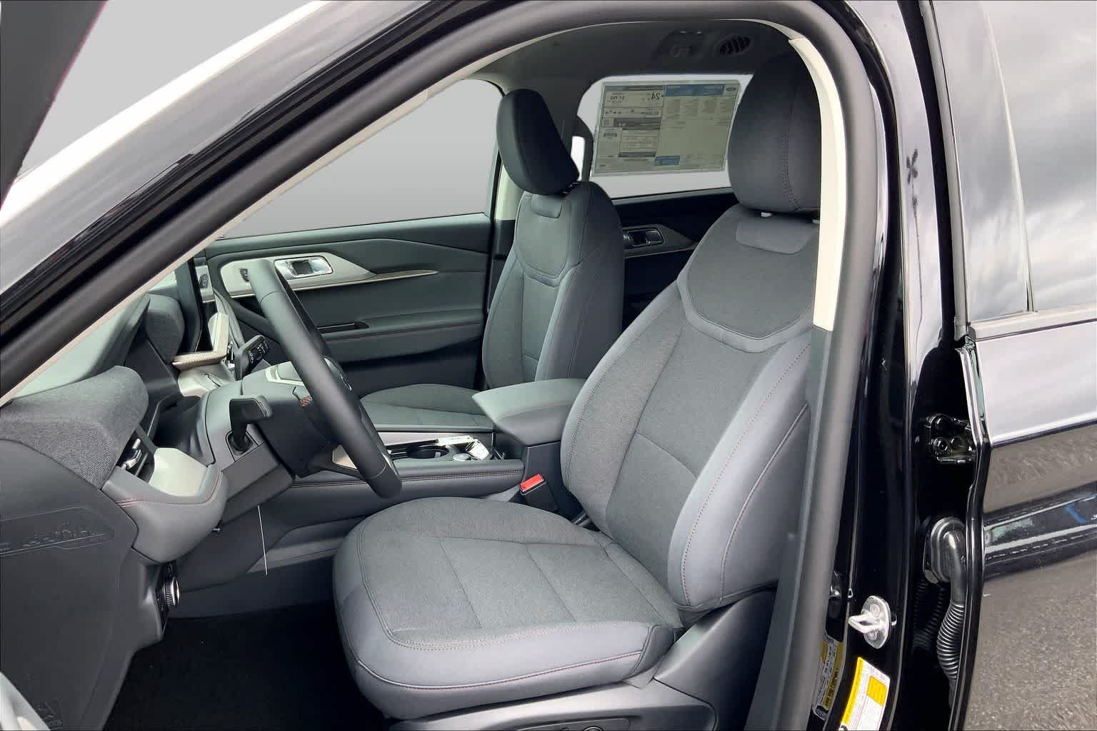 New 2026 Agate Black Metallic Ford Active image 9