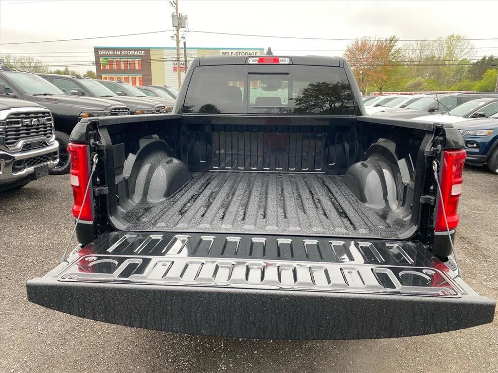 New 2026 Diamond Black Crystal Pearl-Coat Exterior Paint RAM Big Horn/Lone Star image 13