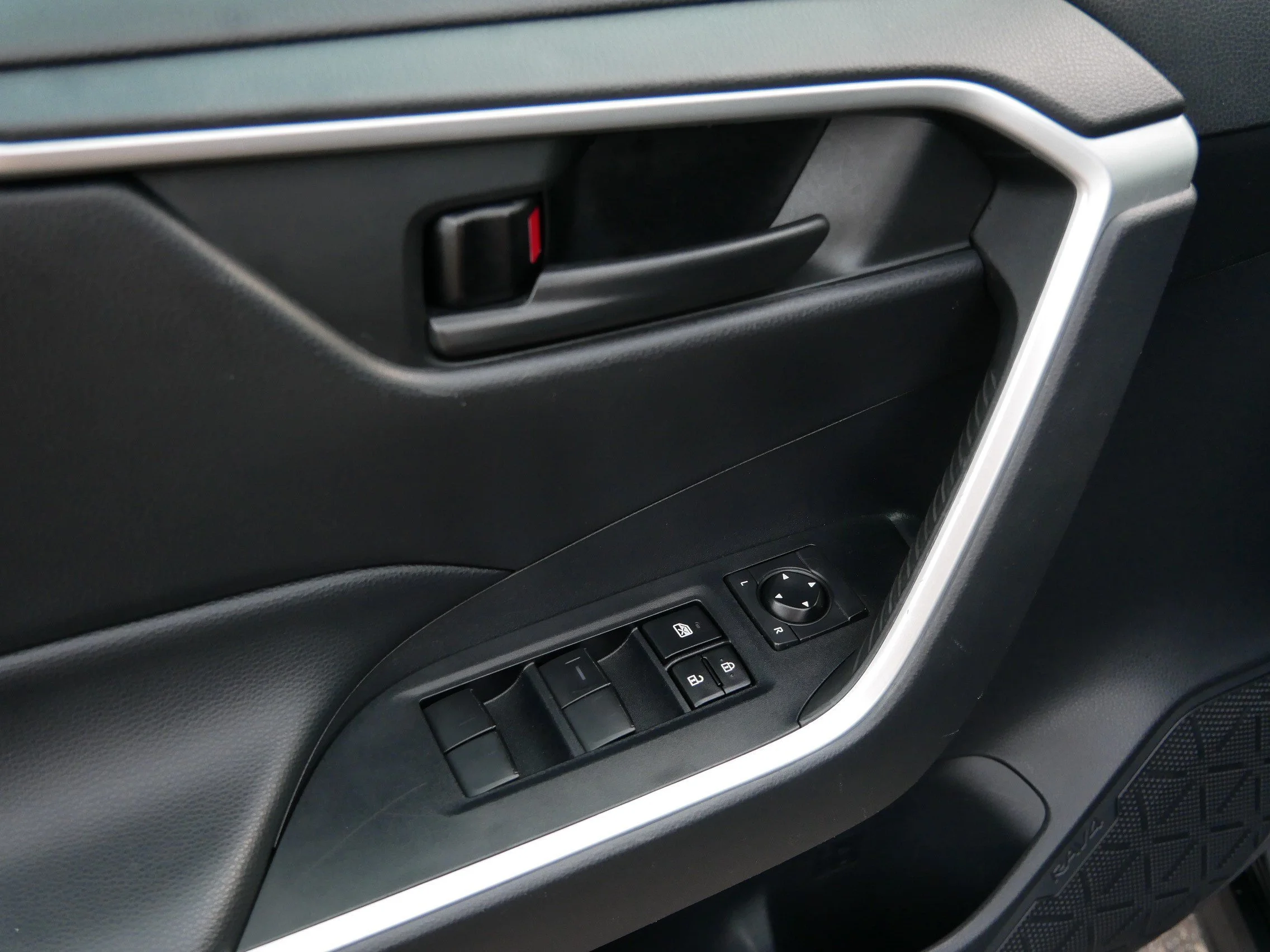 Used 2022 Magnetic Gray Metallic Toyota Hybrid LE image 20