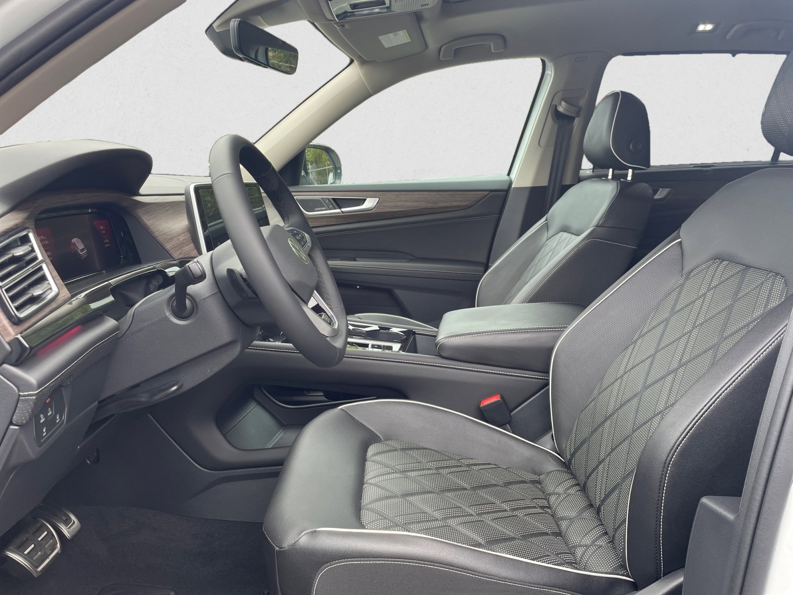 2026 Volkswagen Atlas SEL Premium R-Line - Photo 9