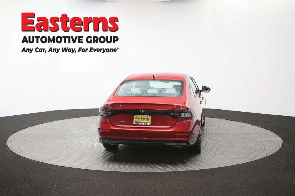 Used 2025 Red Honda SE image 37