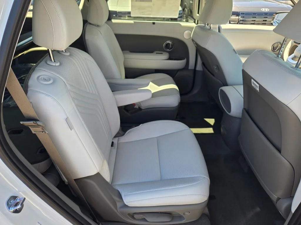 New 2026 White Pearl Hyundai SEL image 9