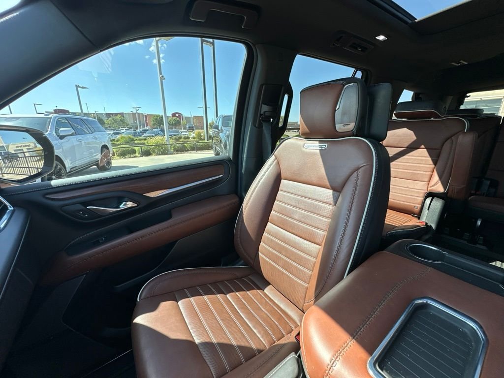 Used 2023 Black GMC Denali Ultimate image 9