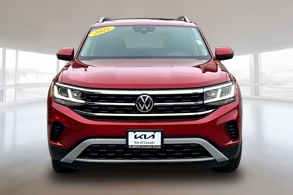 Used 2021 Red Metallic Volkswagen SEL image 2