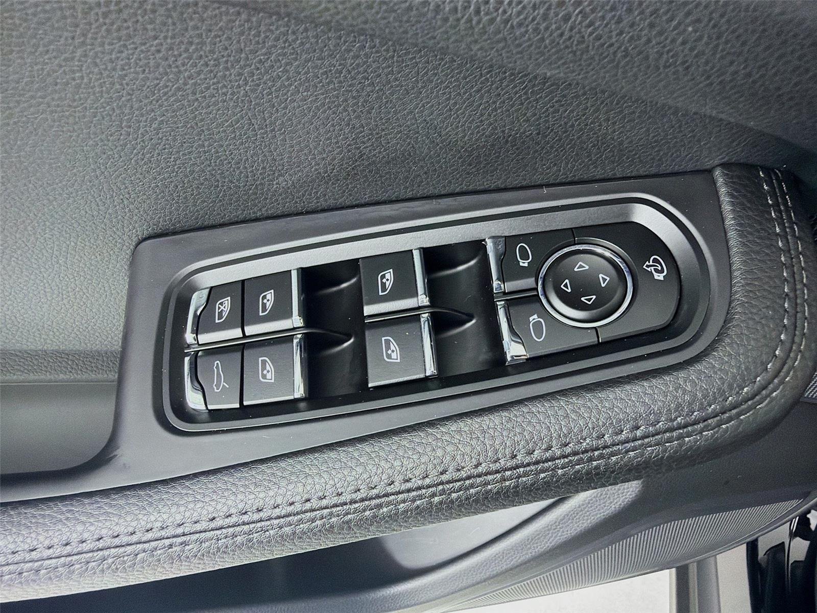 Used 2023 Black Porsche  image 8