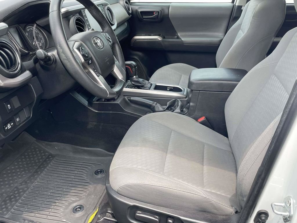 Used 2023 White Toyota SR5 image 12