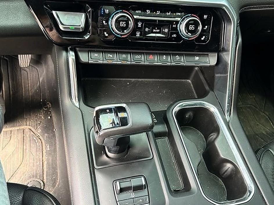 Used 2022 White GMC Denali image 14