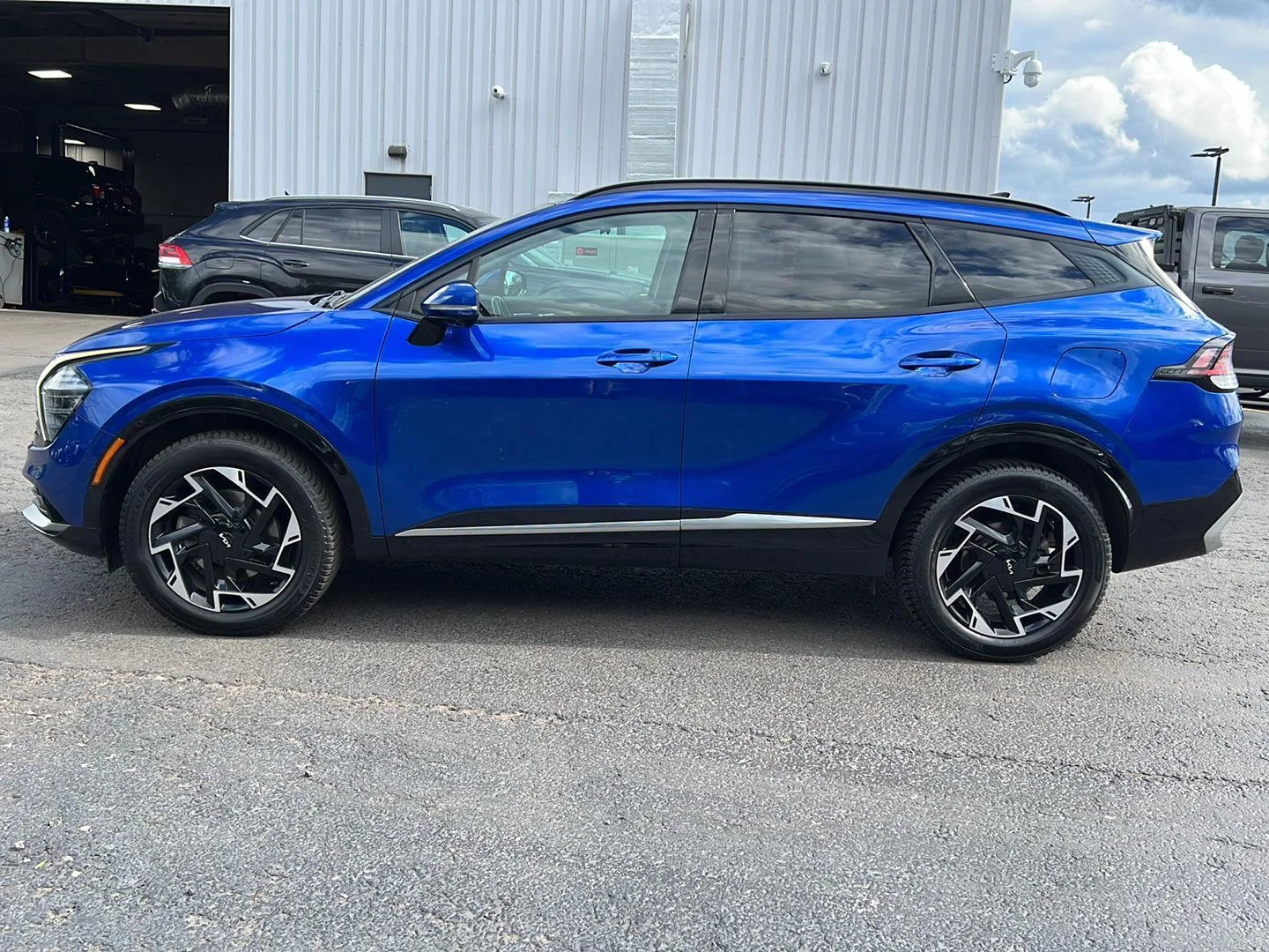 Used 2023 Sapphire Blue Kia SX-Prestige image 16