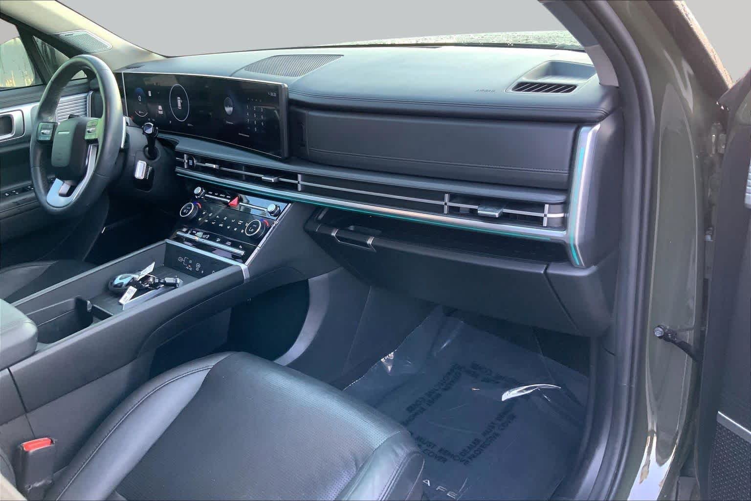 Used 2024 Rockwood Green Hyundai Limited image 18