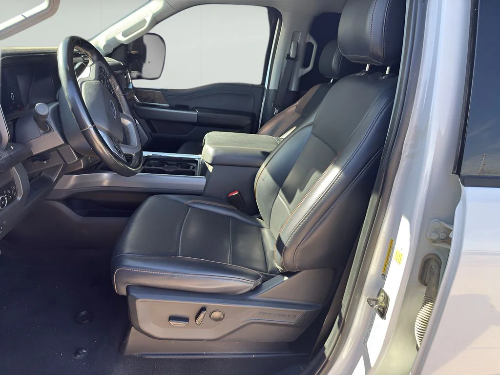 Used 2025 Oxford White Ford LARIAT image 12