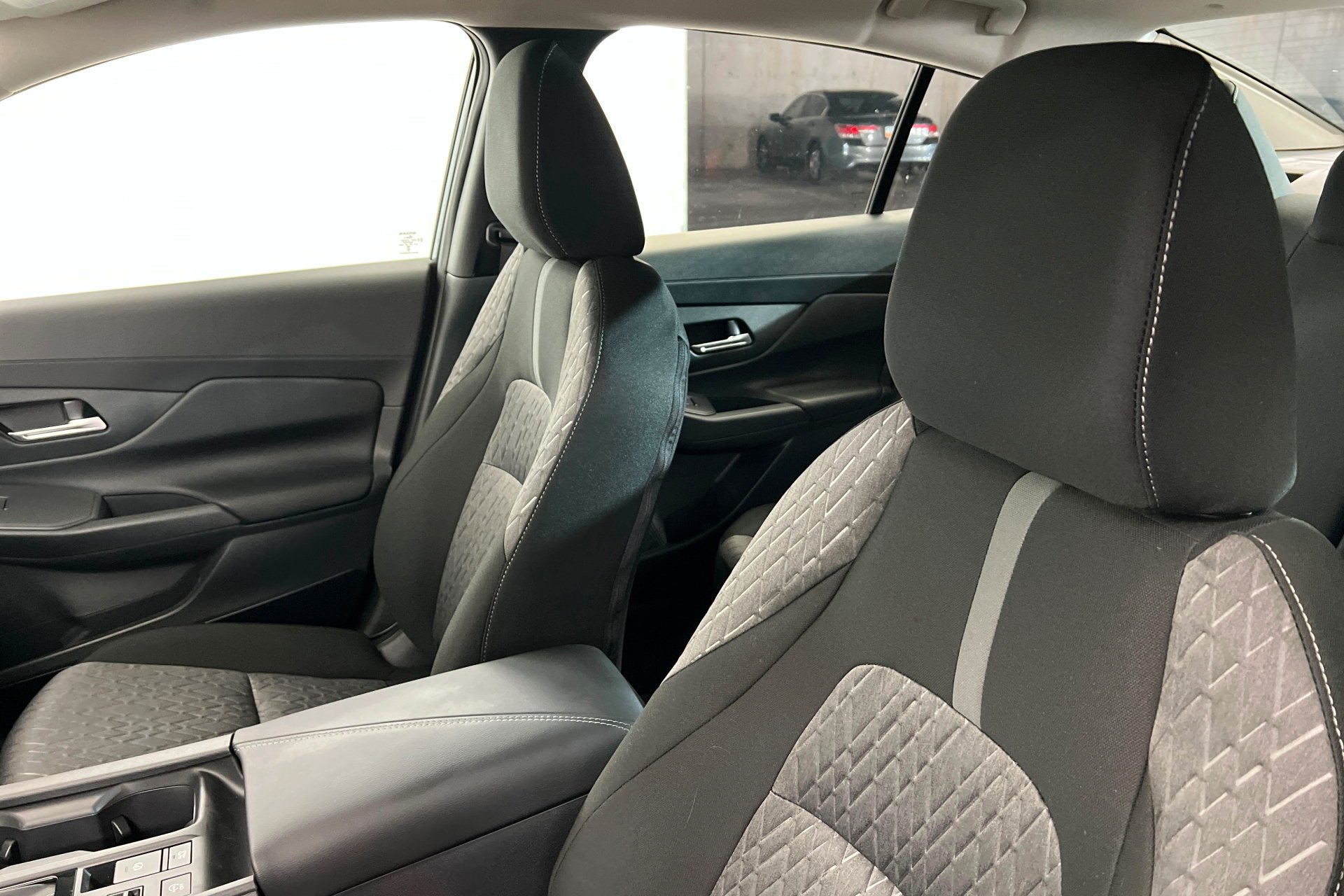 New 2027 Atlantic Gray Metallic Nissan SV image 17