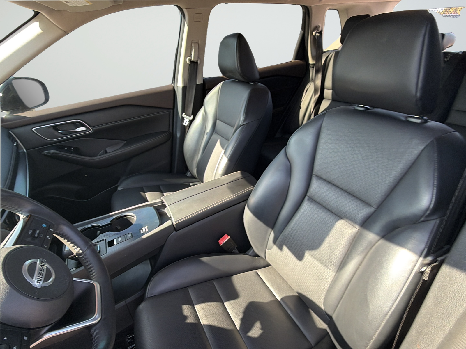Used 2021 Black Nissan SV image 30