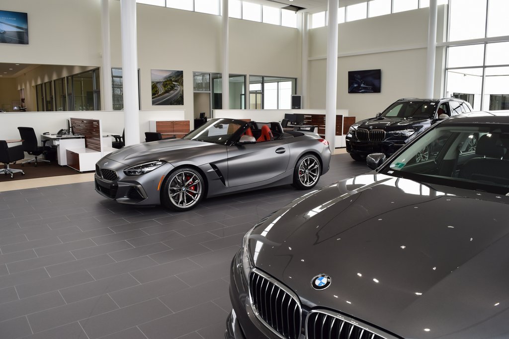 Used 2026 Black BMW xDrive60 image 40