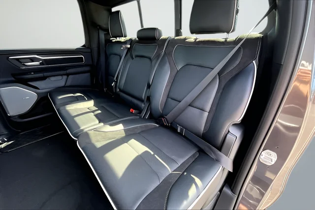 New 2026 Granite Crystal Metallic Clear-Coat Exterior Paint RAM Laramie image 15