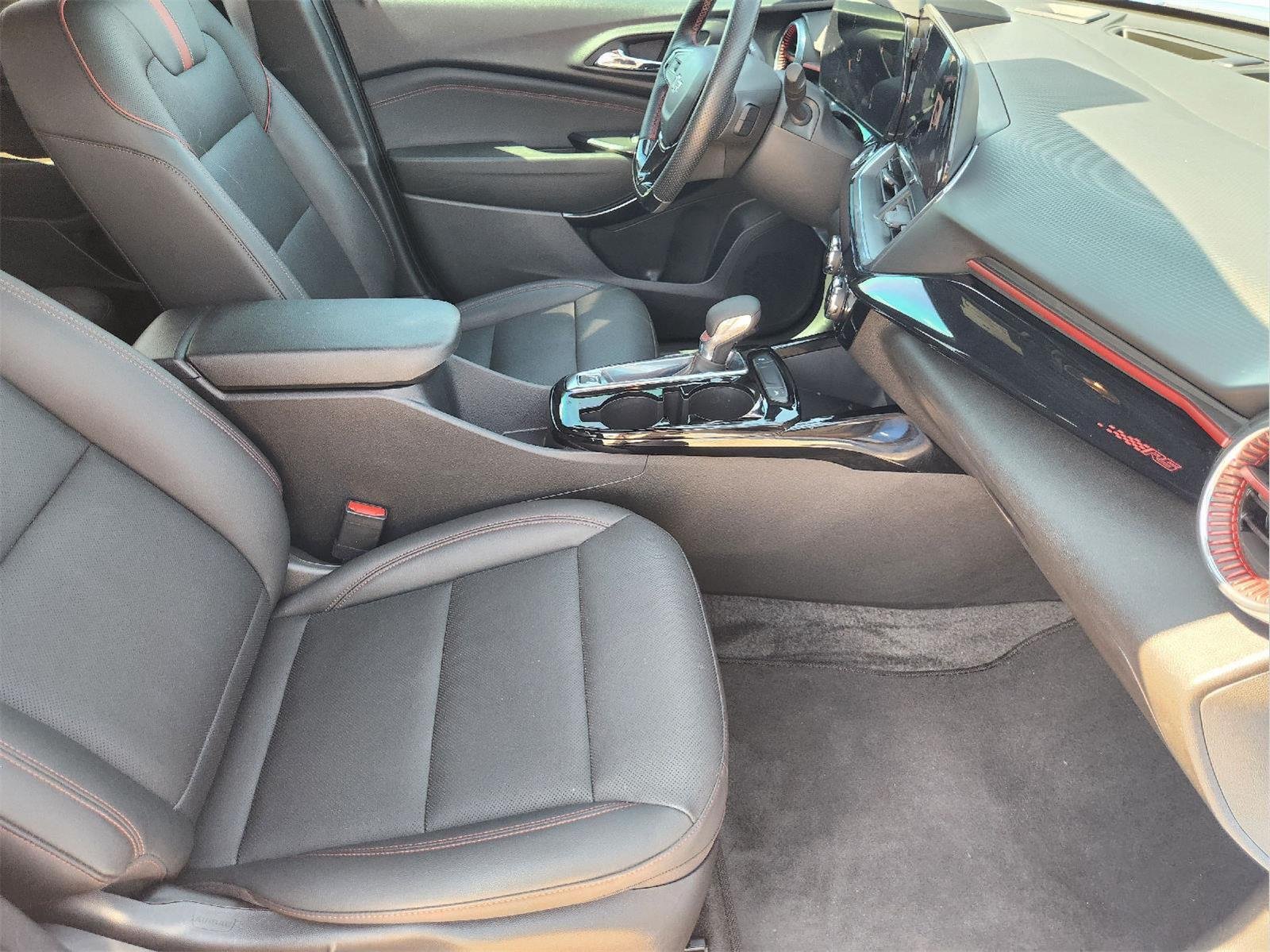 2024 Chevrolet Trax RS - Photo 30