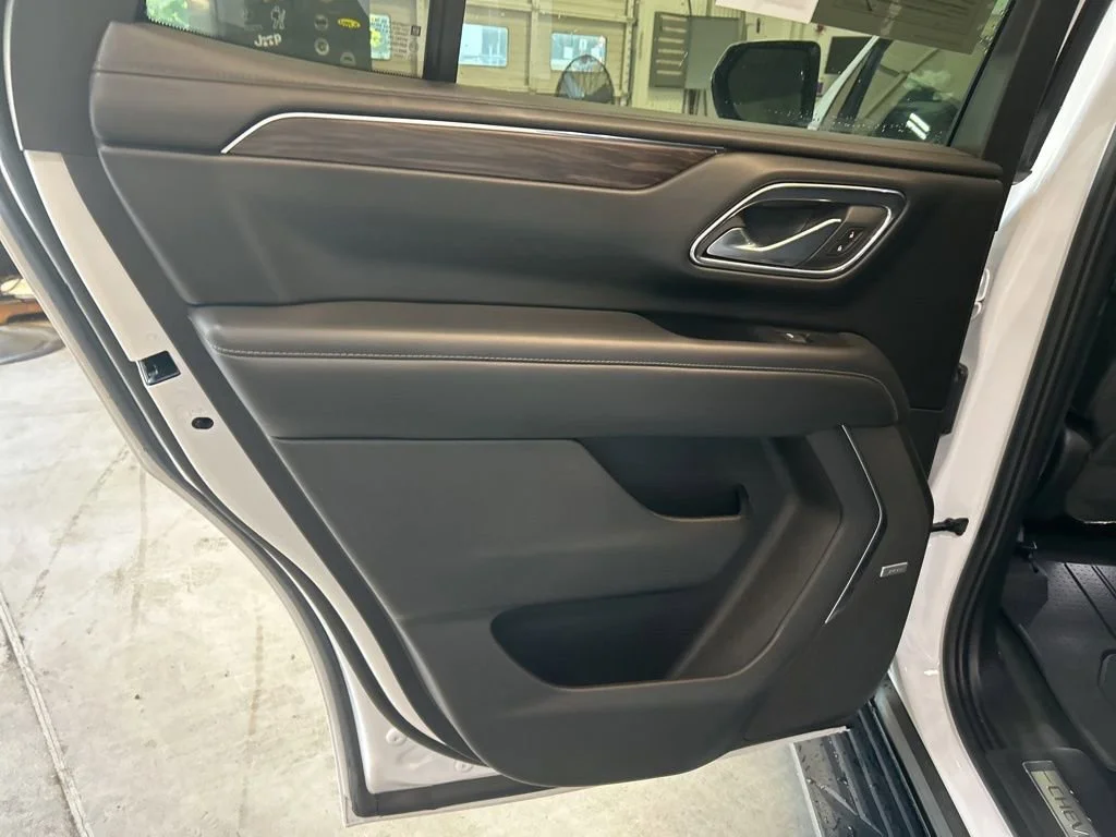 Used 2023 Summit White Chevrolet LT image 17