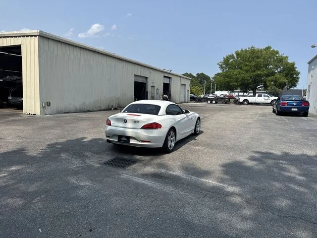 Used 2013 White BMW sDrive28i image 5