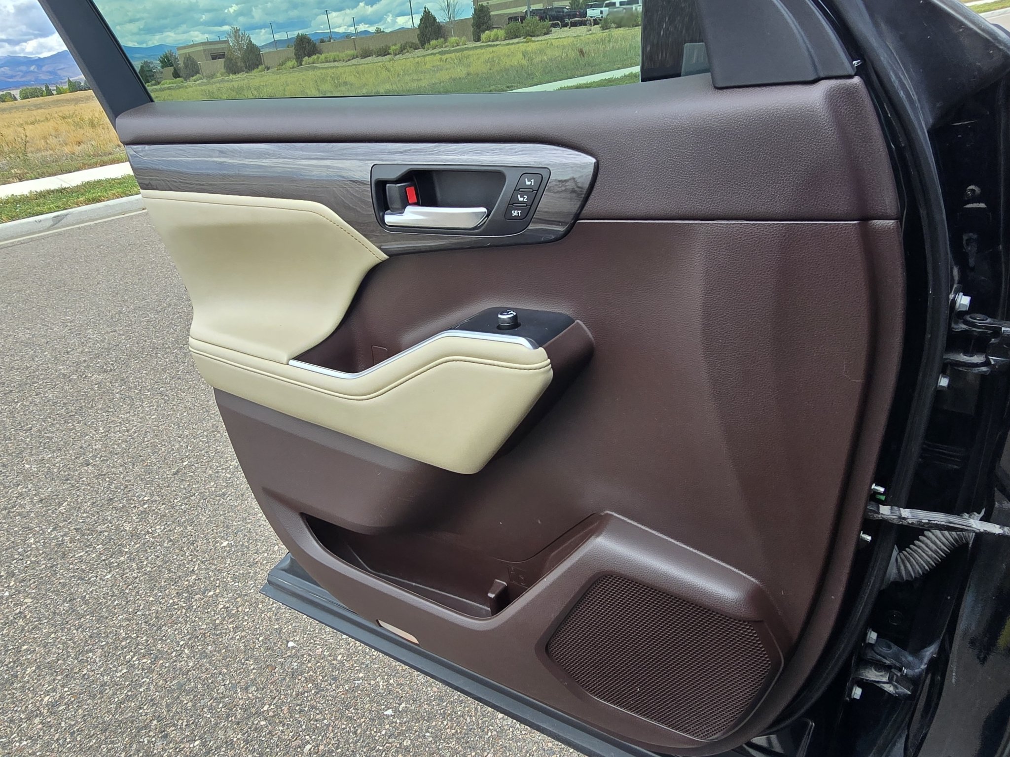 Used 2021 Midnight Black Metallic Toyota Platinum image 17