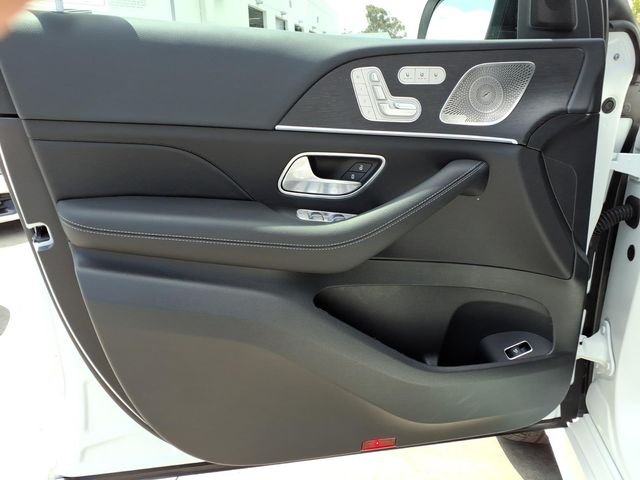 New 2026 White Mercedes-Benz GLS 450 image 12