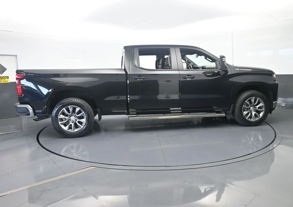 Used 2021 Black Chevrolet LT image 7
