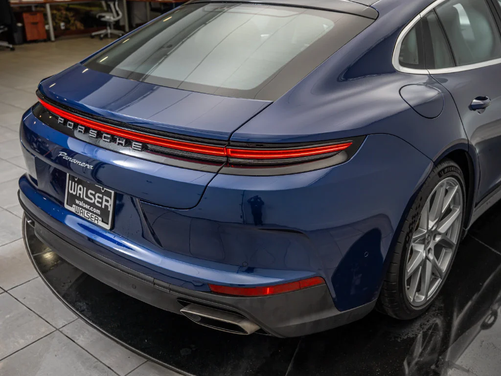 Used 2025 Gentian Blue Metallic Porsche  image 21