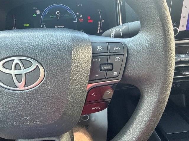 Used 2025 White Toyota LE image 29