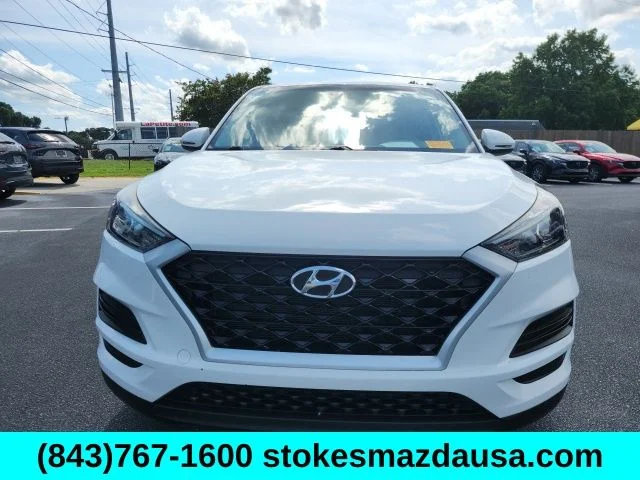 Used 2020 White Hyundai SE image 13