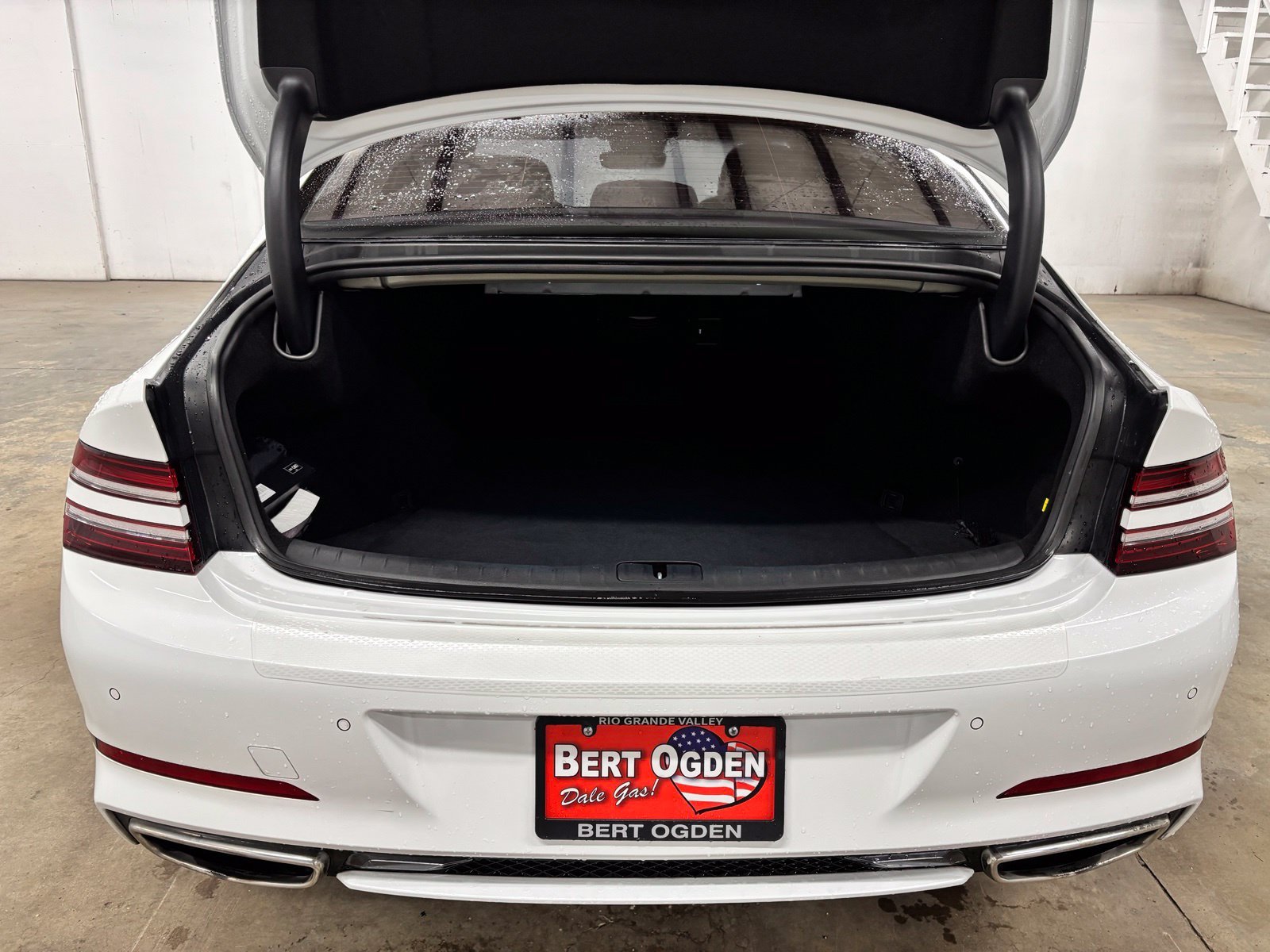 Used 2021 White Genesis 3.5T image 26