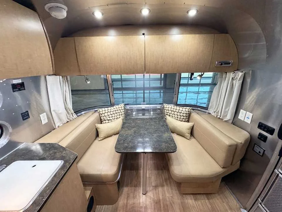 Used 2017 SILVER AIRSTREAM  image 30