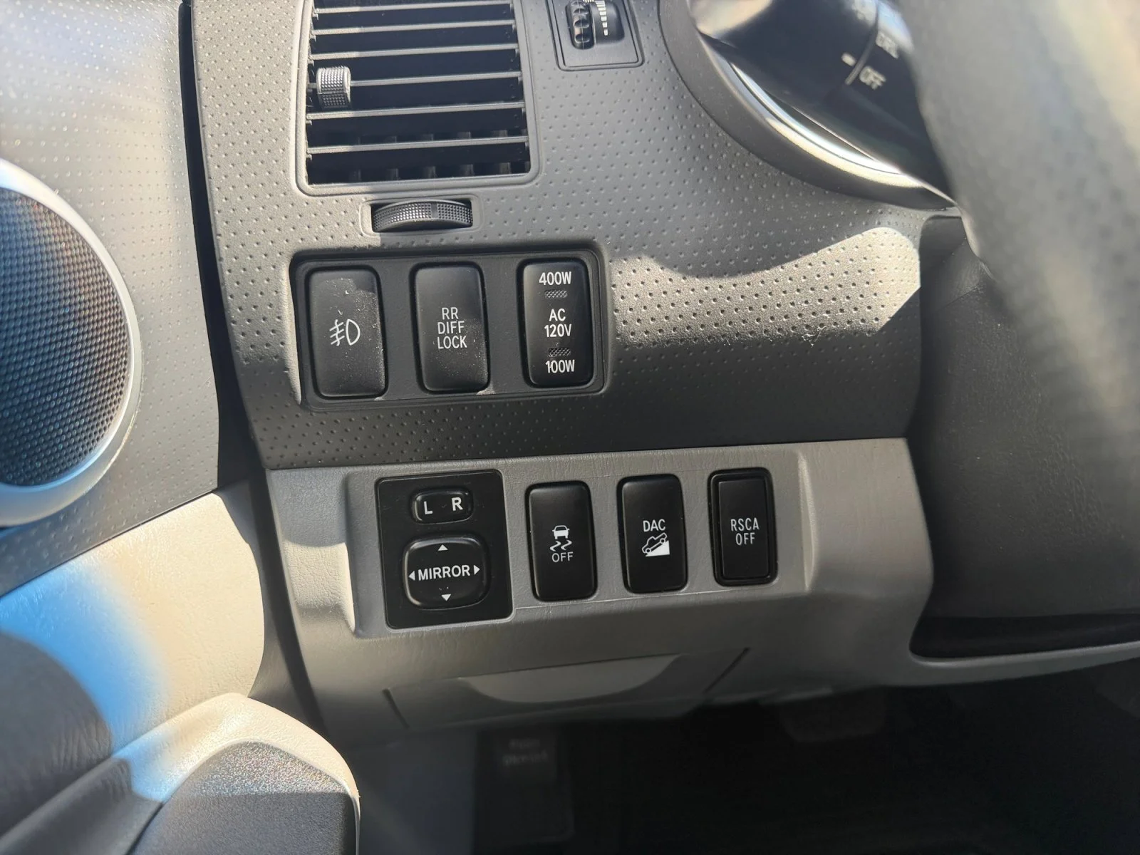 Used 2014 Super White Toyota Base image 23