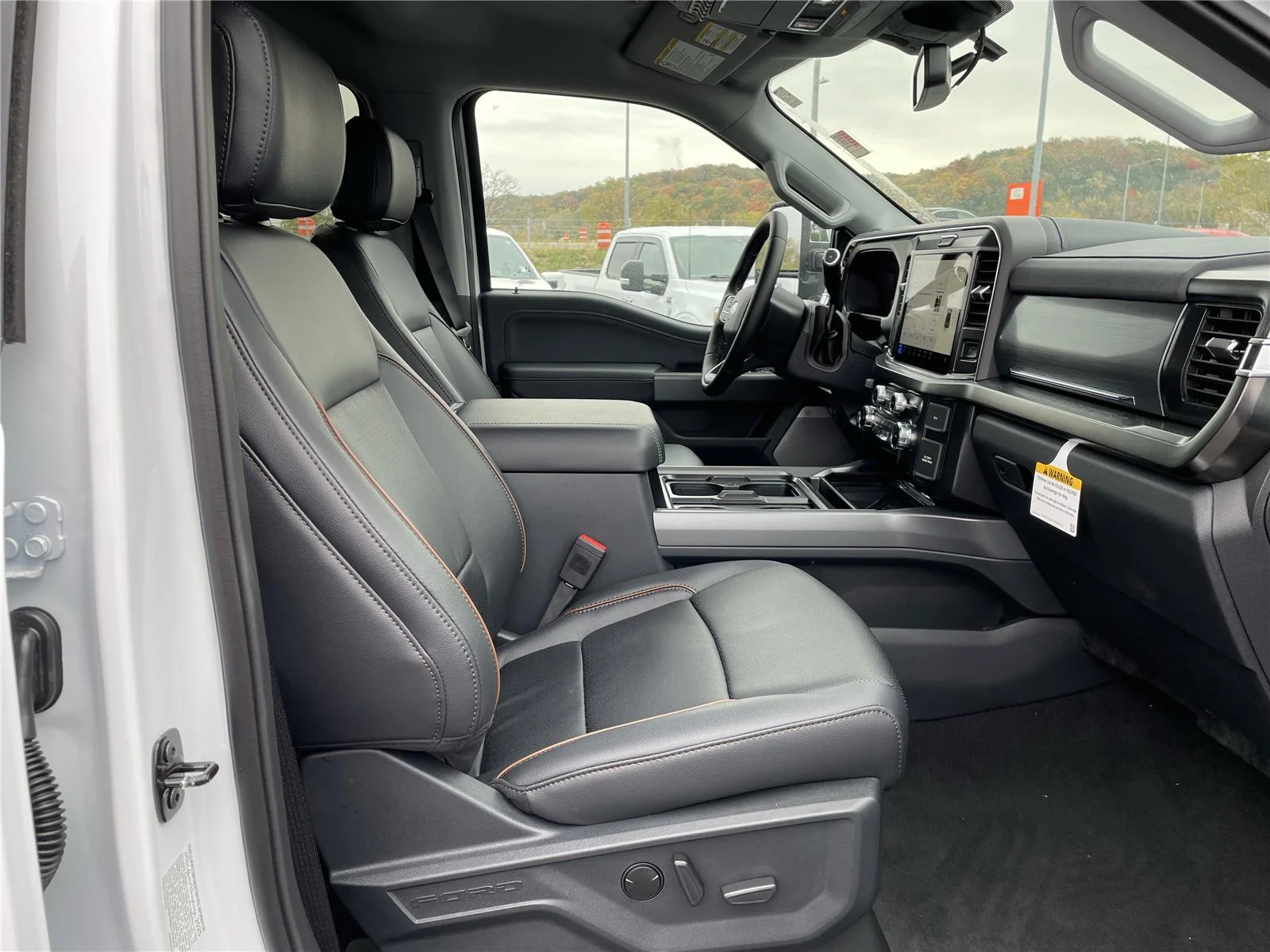New 2026 Oxford White Ford LARIAT image 39