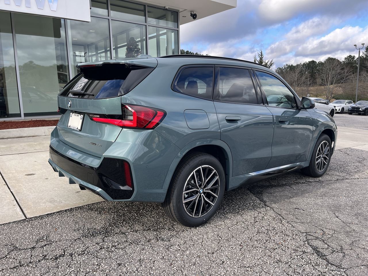 Used 2026 Cape York Green Metallic BMW xDrive28i image 8
