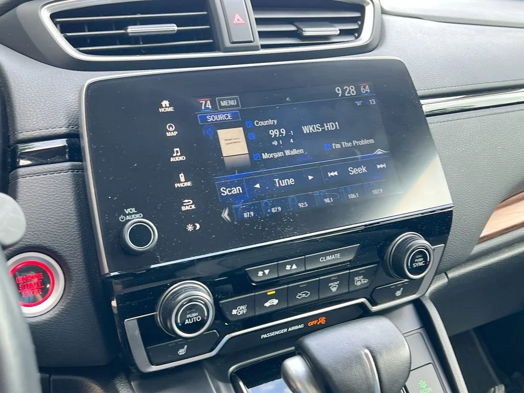 Used 2019 Lunar Silver Metallic Honda Touring image 15