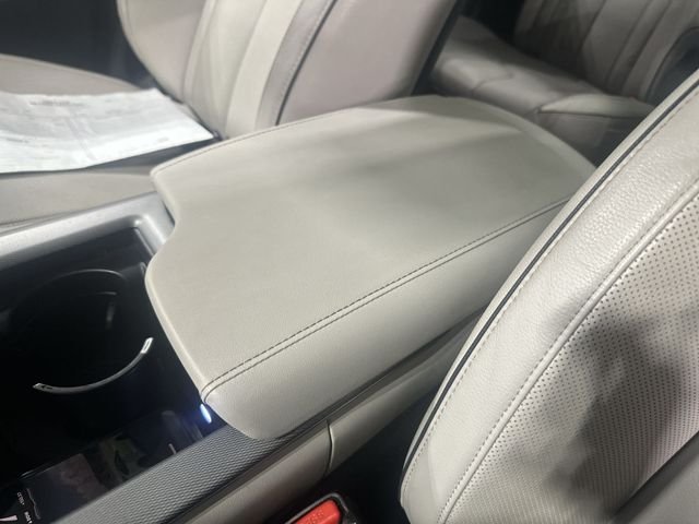 Used 2023 White Hyundai Limited image 28