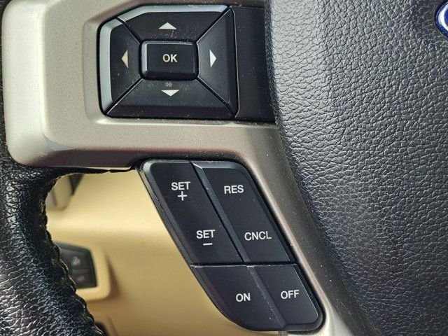 Used 2015 White Ford Lariat image 26