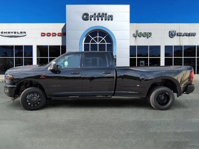 New 2026 Diamond Black Crystal Pearl-Coat Exterior Paint RAM Laramie image 10