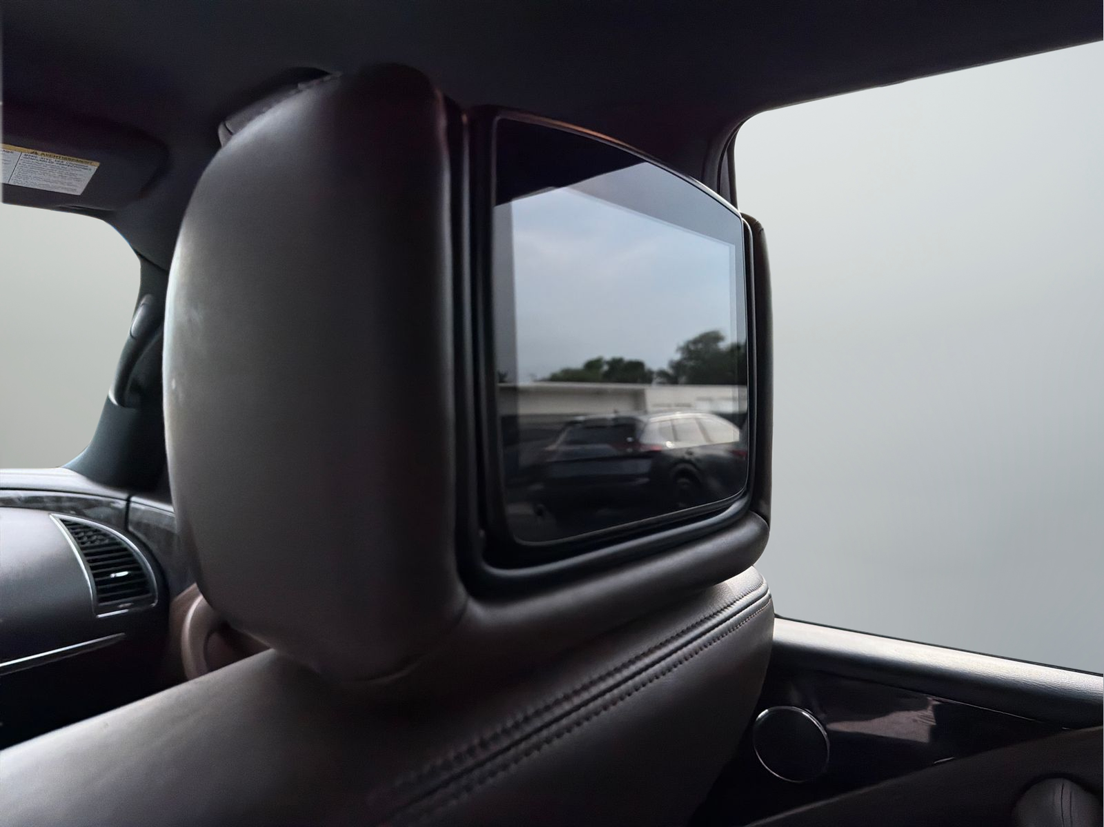 Used 2022 White Nissan Platinum image 38