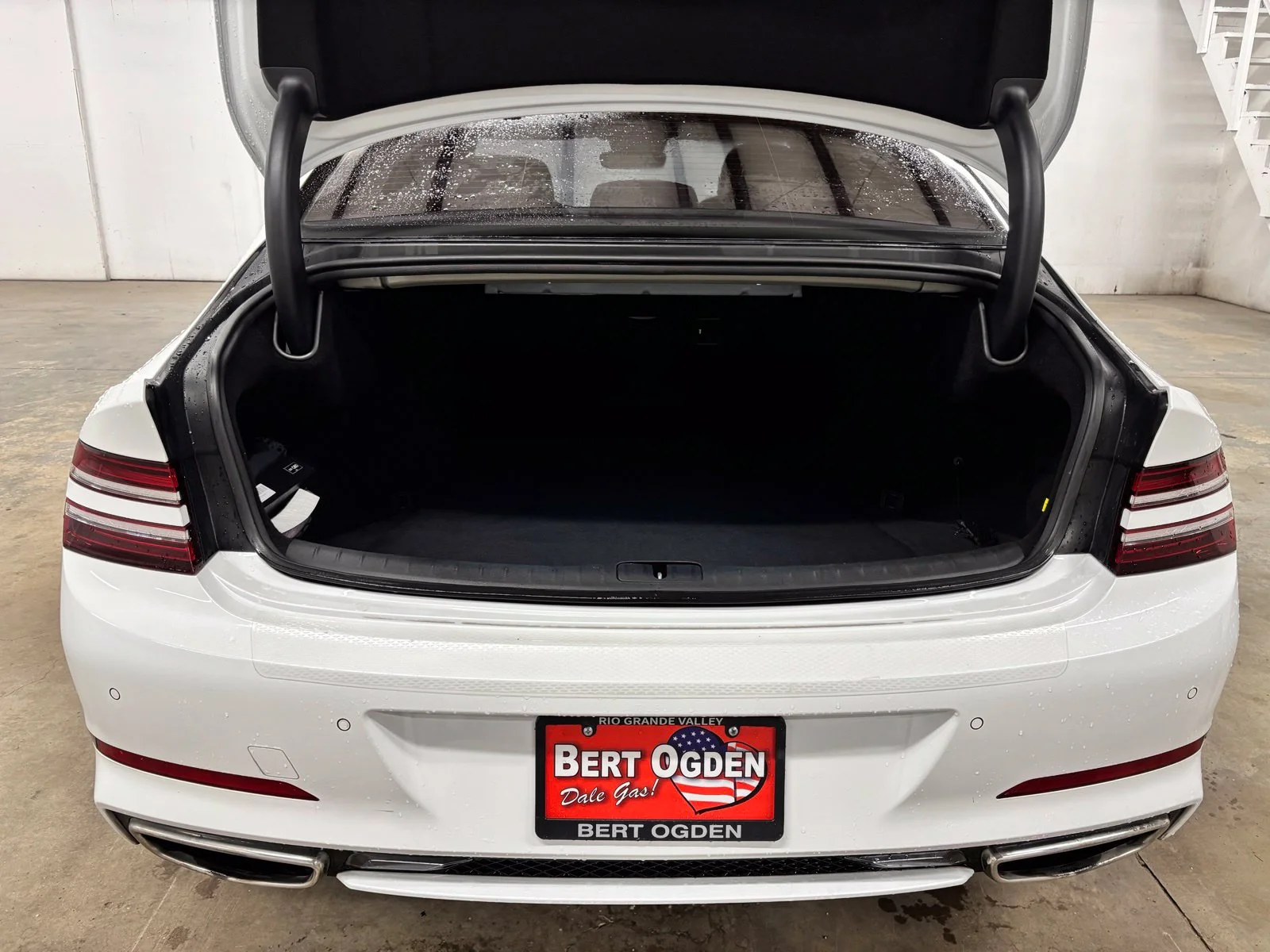 Used 2021 White Genesis 3.5T image 26