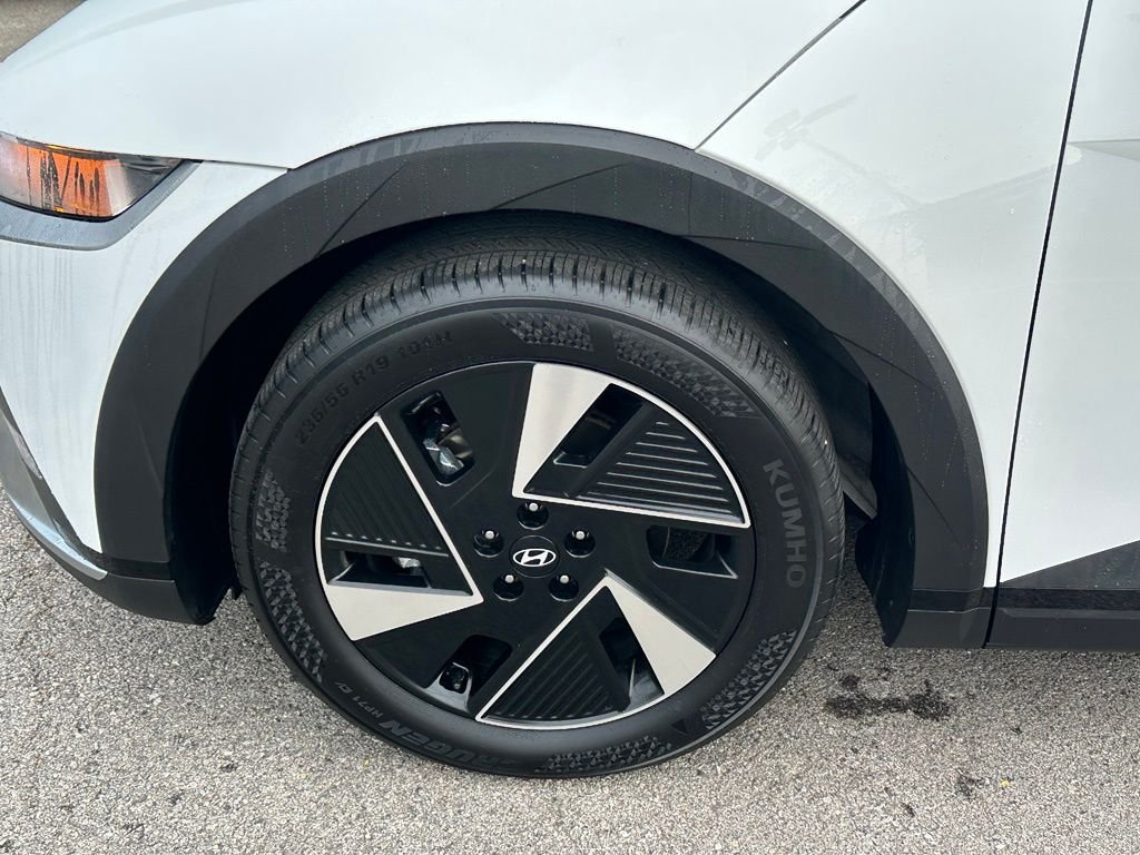 2025 Hyundai IONIQ 5 SE - Photo 9