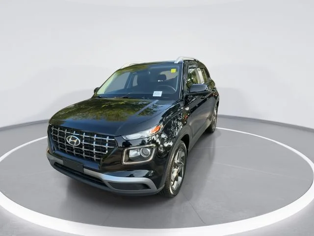 Used 2023 Black Hyundai SEL image 3