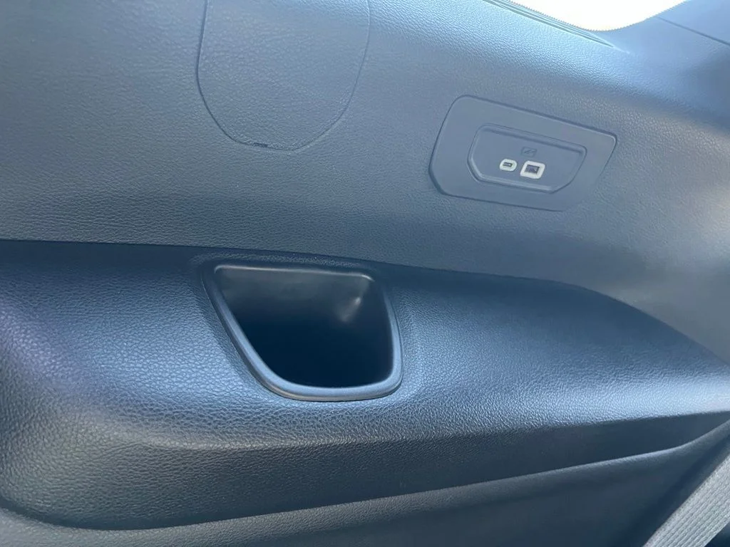 Used 2023 Metallic Jeep Altitude image 27