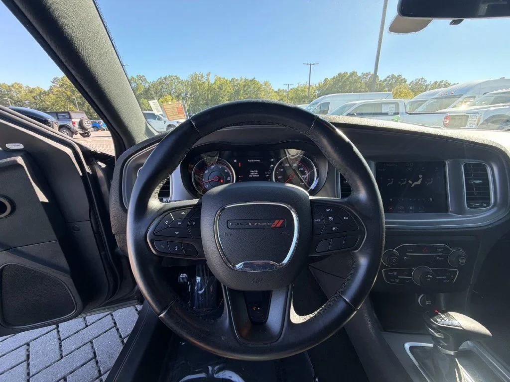 Used 2023 Gray Dodge SXT image 16