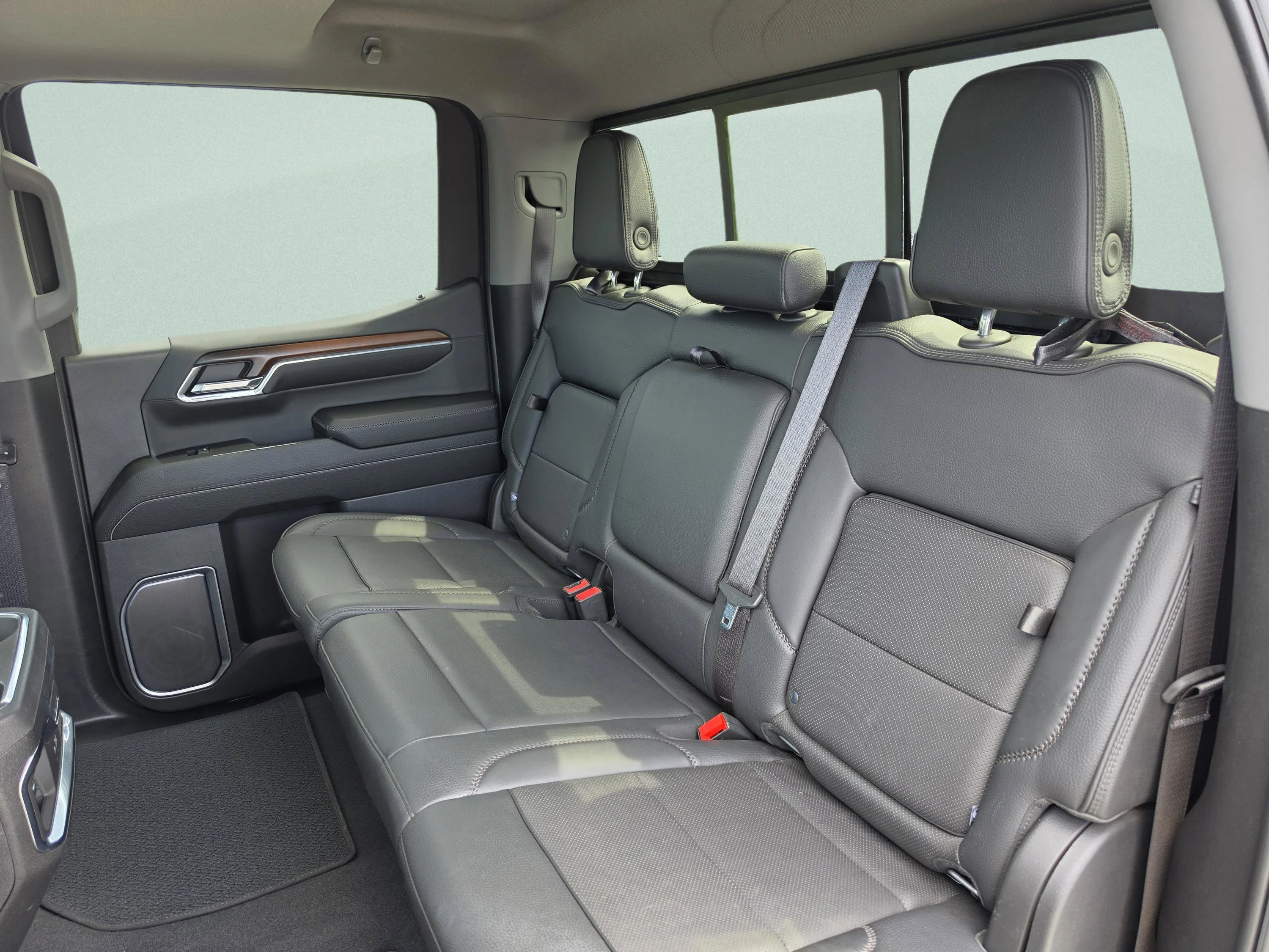 Used 2024 Sterling Metallic GMC Denali image 19
