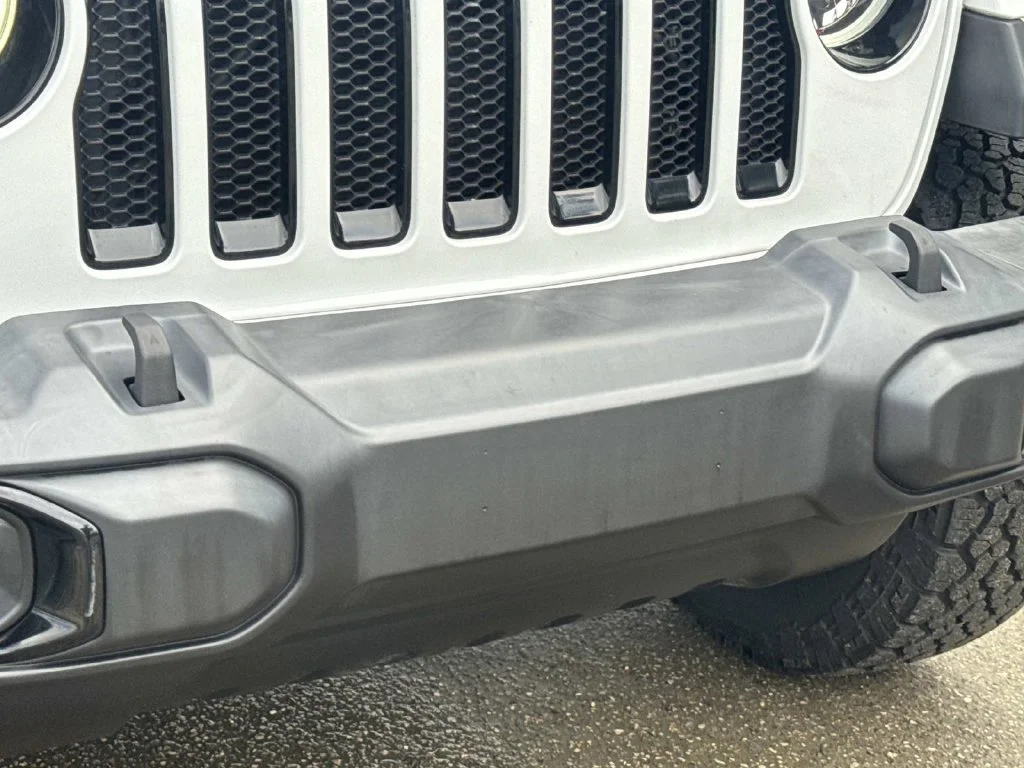 Used 2023 White Jeep Altitude image 4