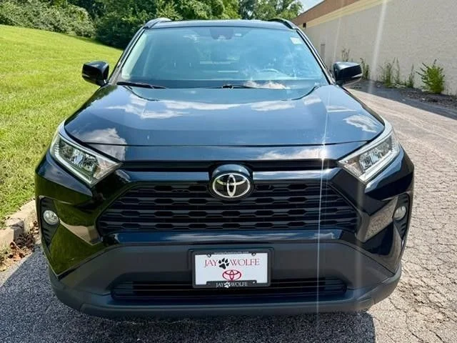 Used 2021 Black Toyota XLE image 3