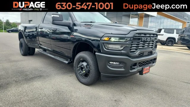 New 2027 Diamond Black Crystal Pearl-Coat Exterior Paint RAM Tradesman video 1