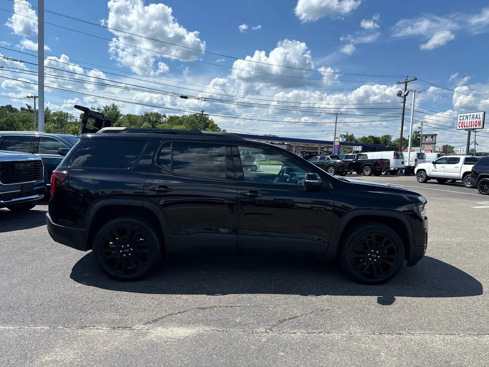 Certified Used 2023 Ebony Twilight Metallic GMC SLE image 6